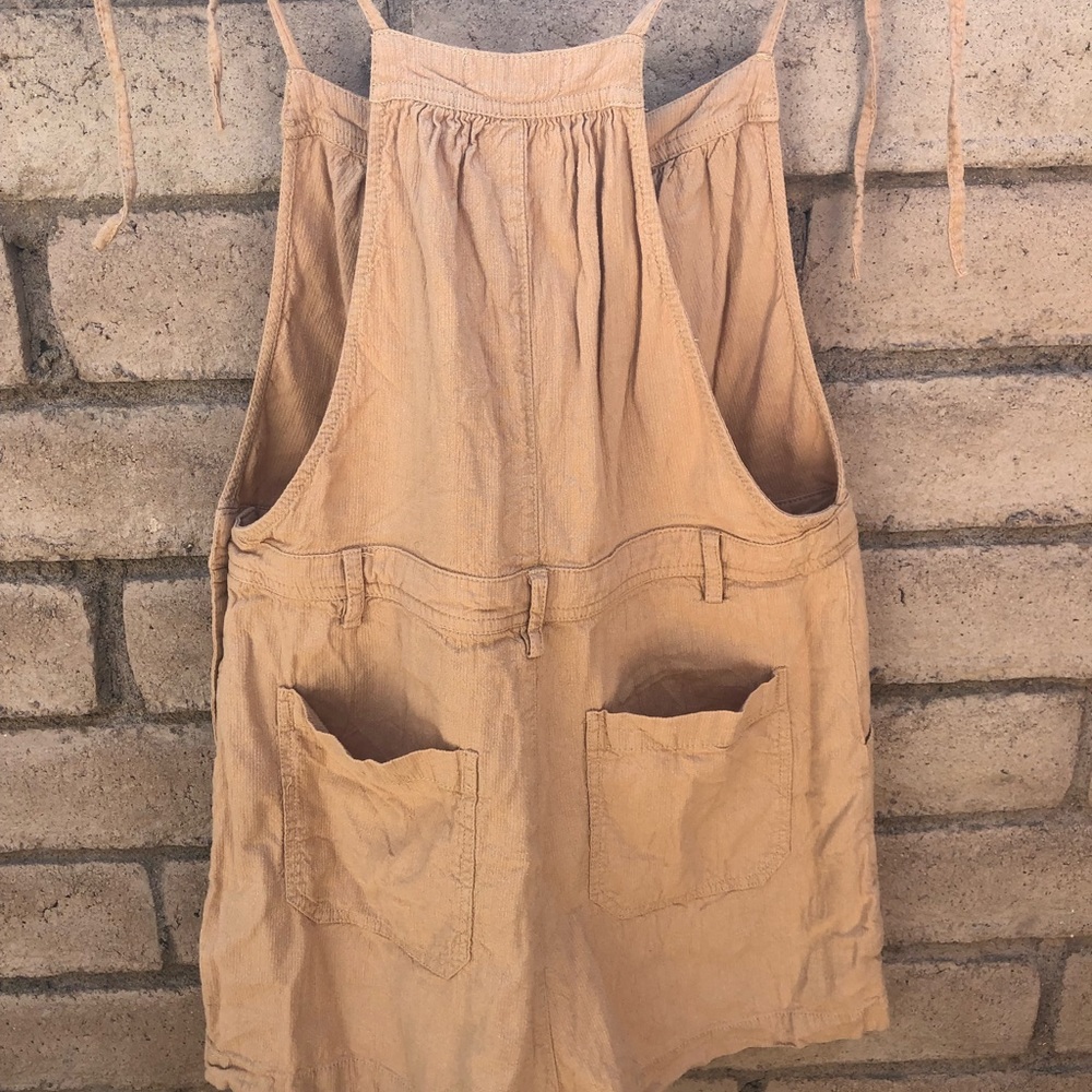 NWOT UO romper linen spaghetti strap tie boho overall style shorts romper